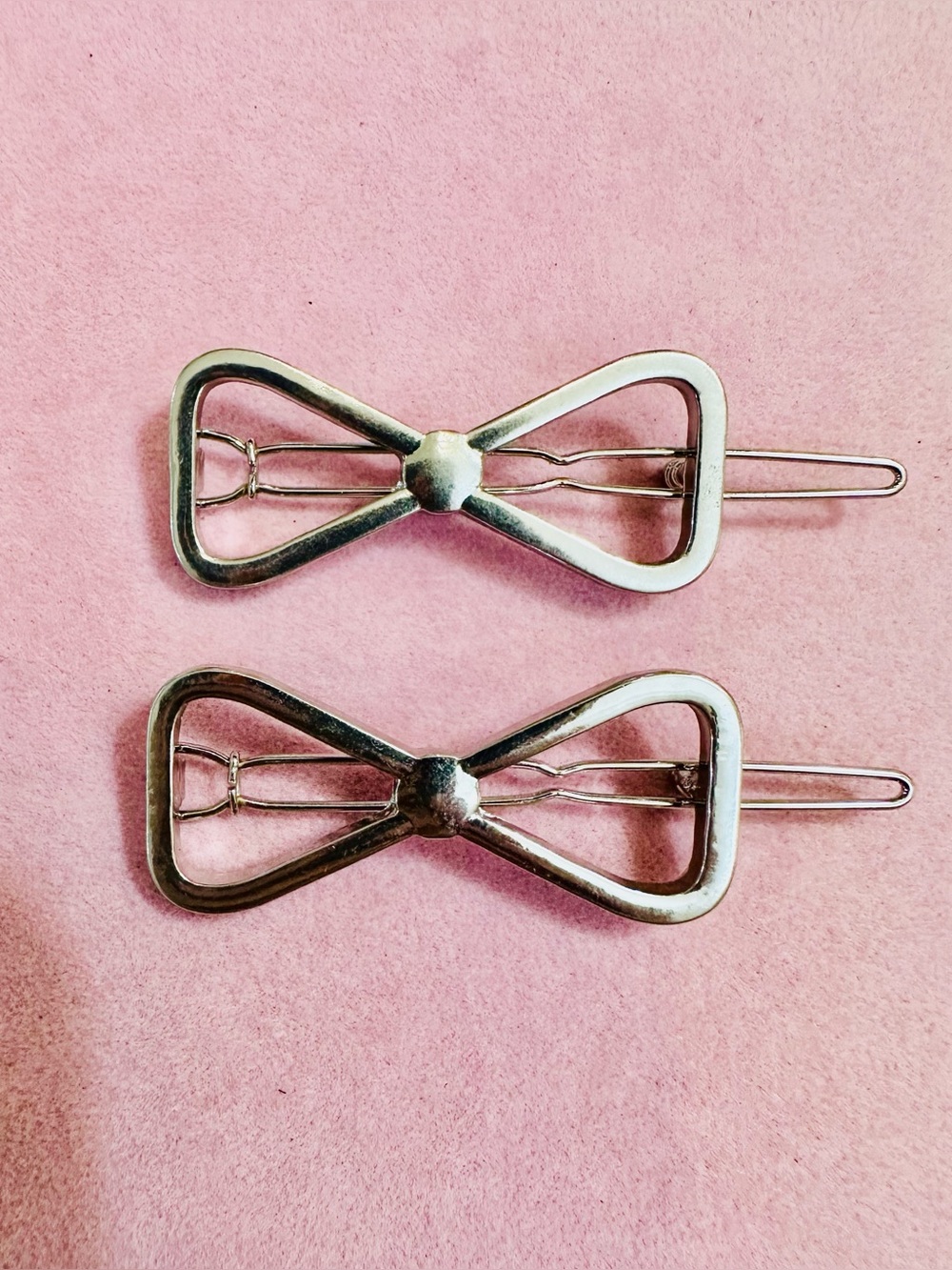 NWOT Silver Tone Open Bow Hair Clips Barrettes Set of 2